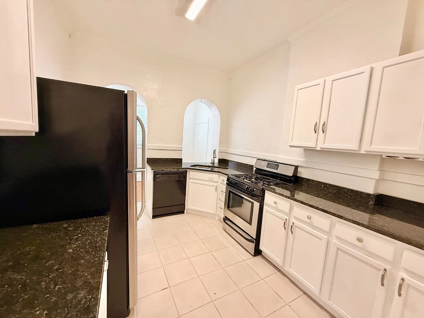 1311 N Downing St — Photo 2