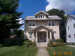 484 N Lake St, Aurora, IL 60506
