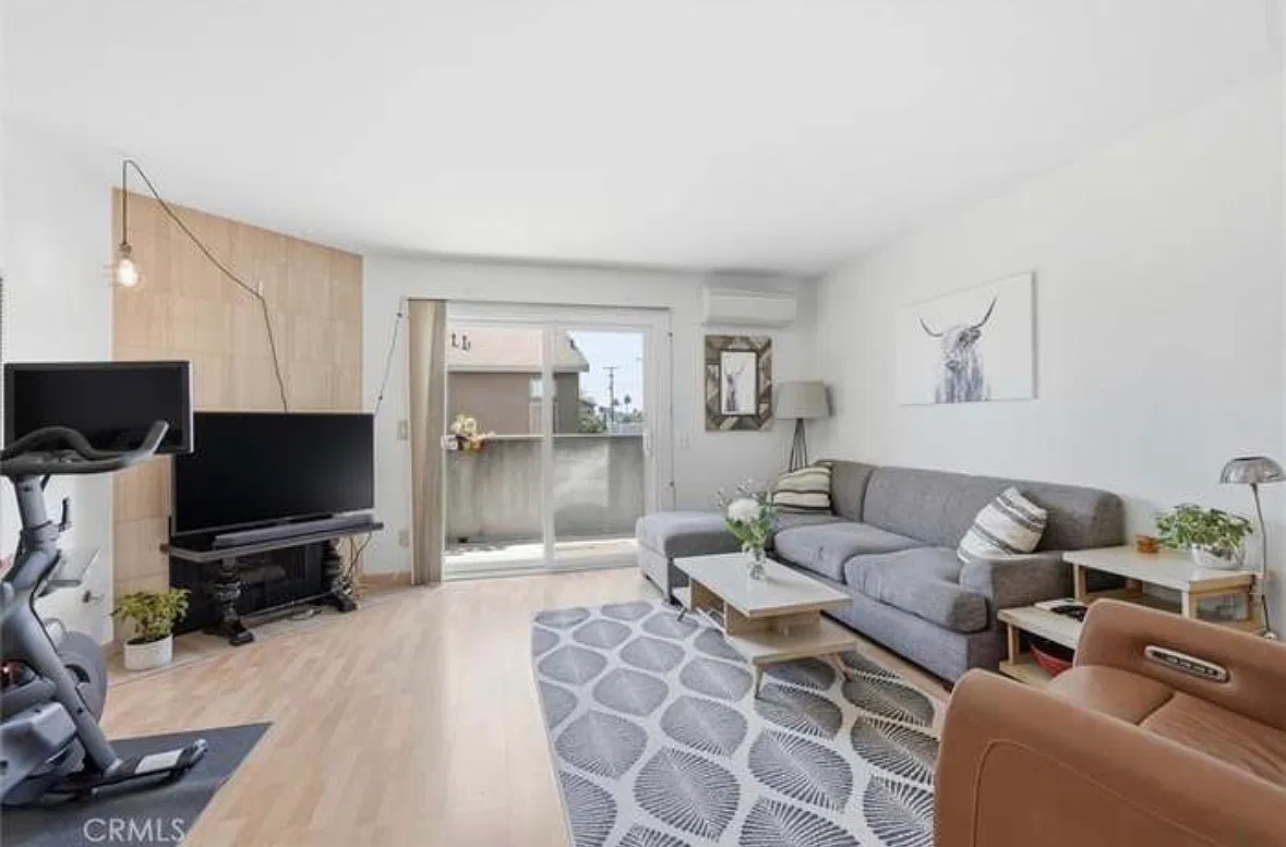 2 bed, 2.5 bath, 955 sqft, $2,800 — Photo 3