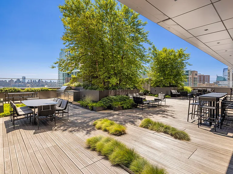 75 Park Ln #201 — Photo 17