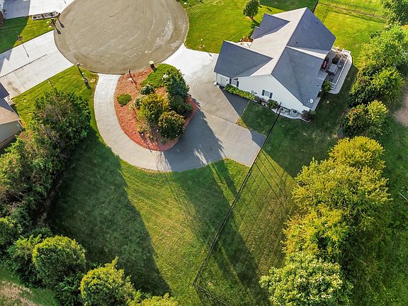 3rd image of 19321 Spur Ln