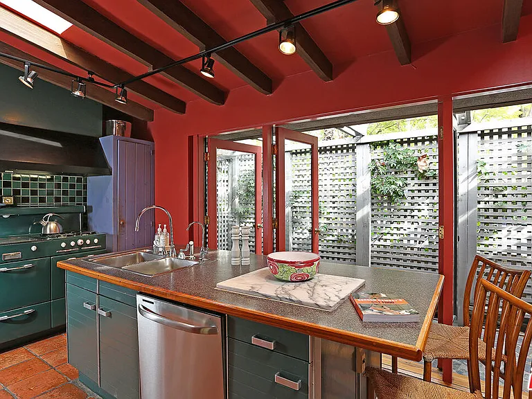2673 Mandeville Canyon Rd — Photo 12
