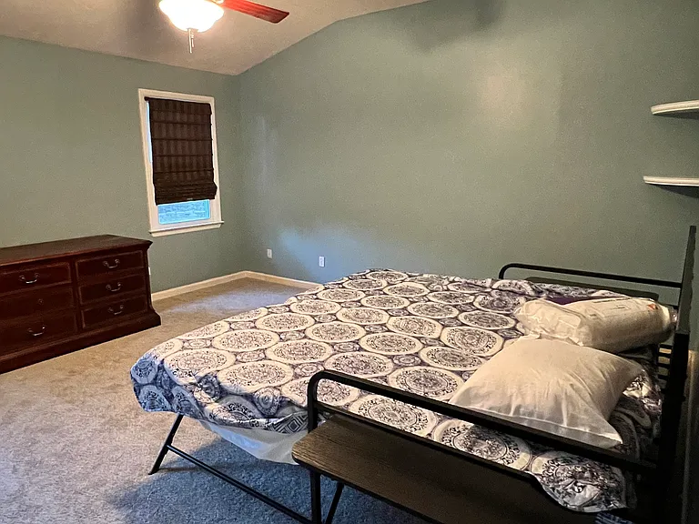 611 Chandler Ct — Photo 17