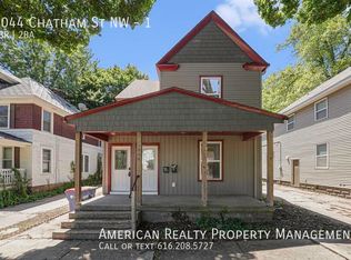1044 Chatham St NW #1, Grand Rapids, MI 49504