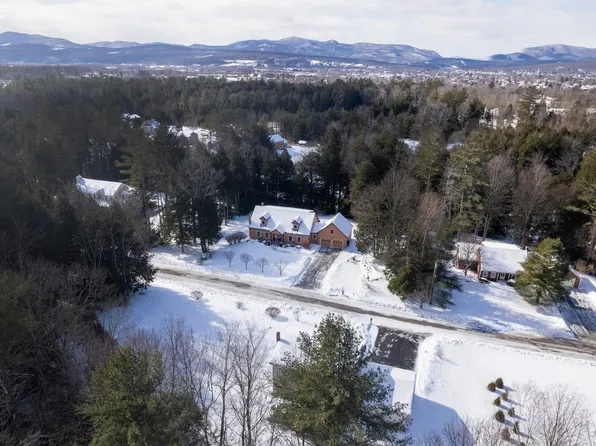 667 Victoria Drive, Rutland Town, VT 05701