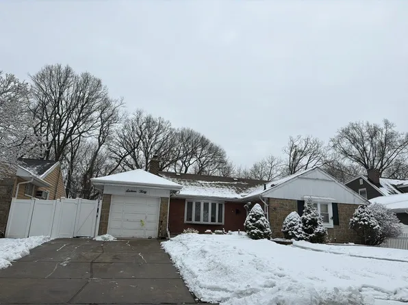 1630 Arkansas Dr, Valley Stream, NY 11580