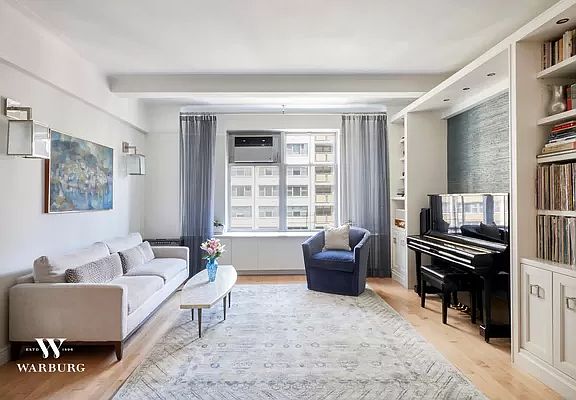 2nd image of 12 W 72nd St APT 11D