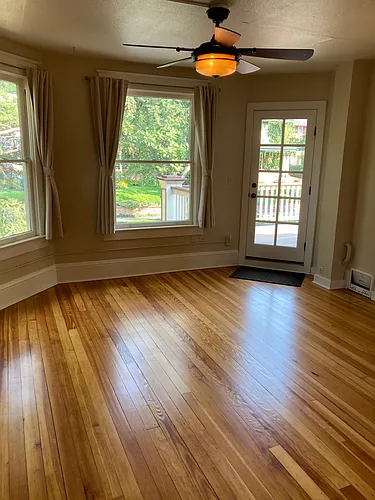 1004 Pine St Photo 1