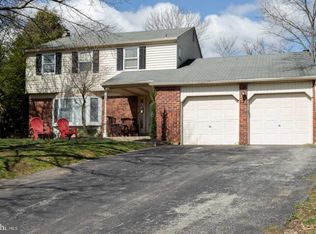 545 Highgate Rd, Trooper, PA 19403
