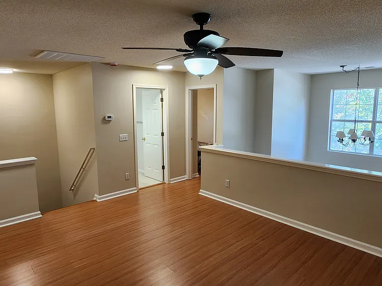 355 Gardners Cir — Photo 8