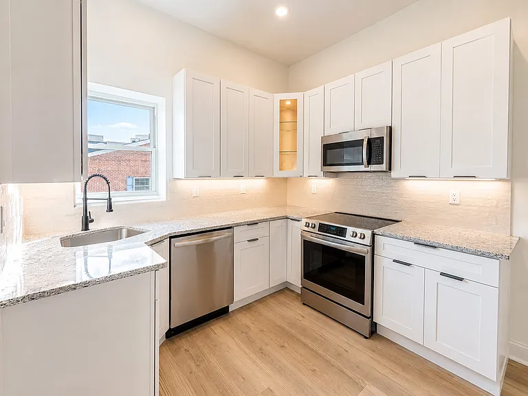 422 Fountain St #4 — Photo 4