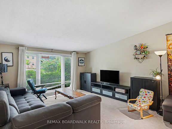 4th image of 84 Sherway Dr