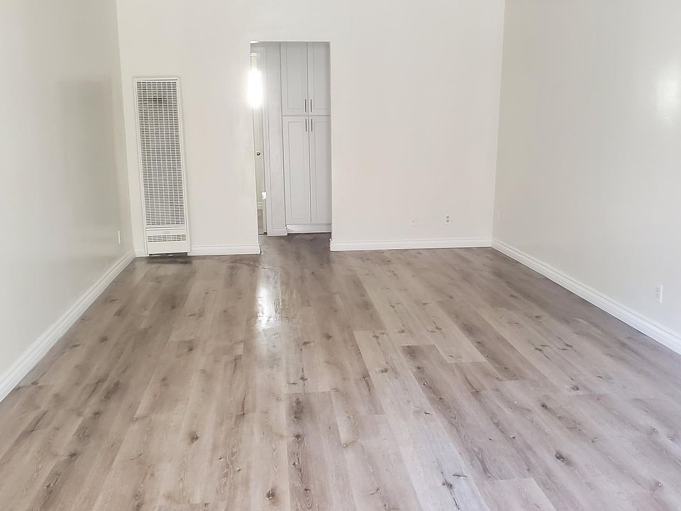 1st image of 16215 Woodruff Ave APT 1