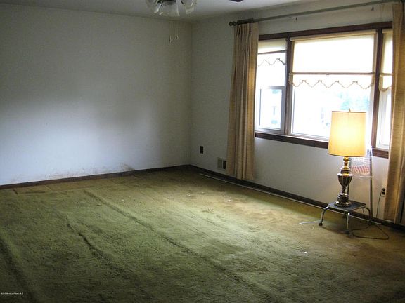 4th image of 713 Dow Ave
