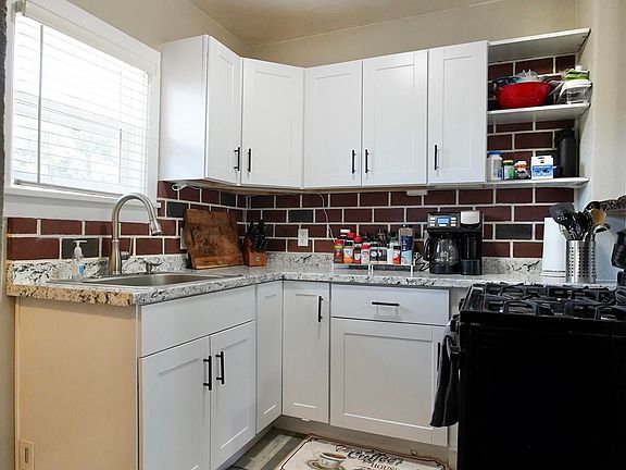 4th image of 633 W 13th St