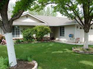 1442 Fayette Ln, Redding, CA 96003