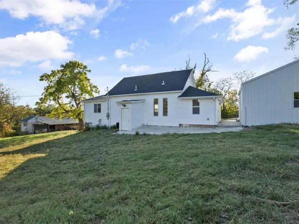 904 Clarke St, De Soto, MO 63020