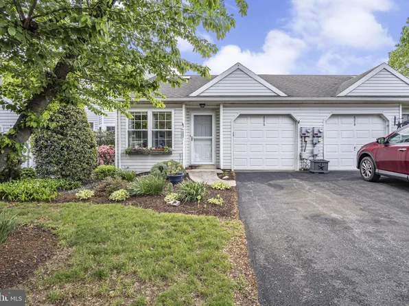 6276 Spring Knoll Dr, Harrisburg, PA 17111