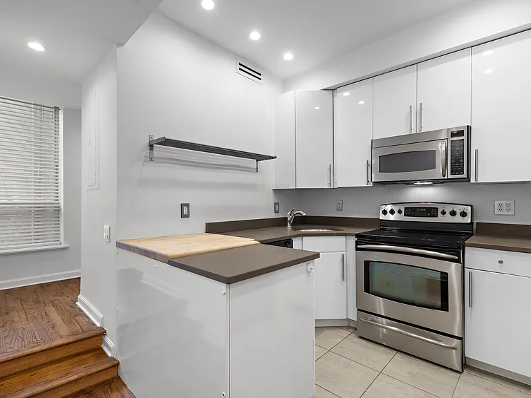 117 Bloomfield St #4A — Photo 11
