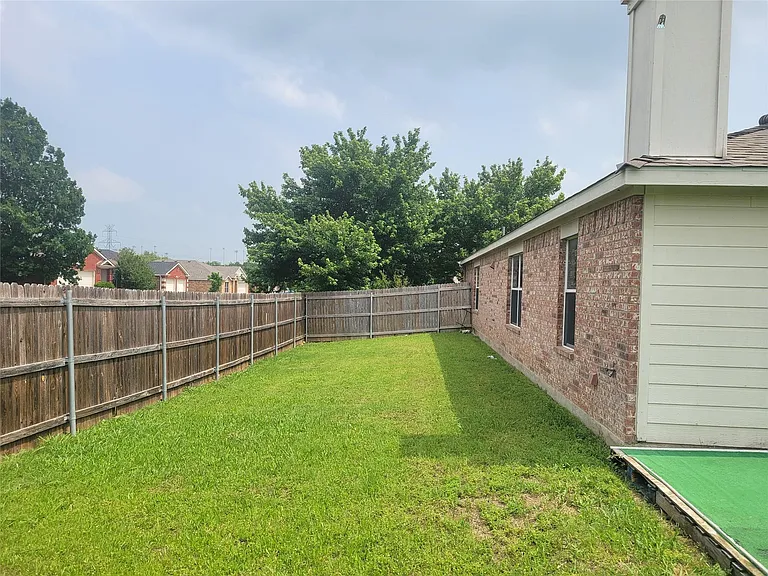 1411 Dundee Dr — Photo 21