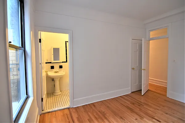 Rented by Buchbinder & Warren | media 31