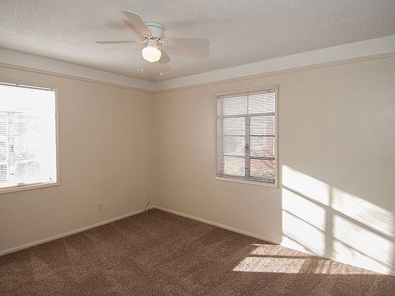 4th image of 2711 Duncan Dr