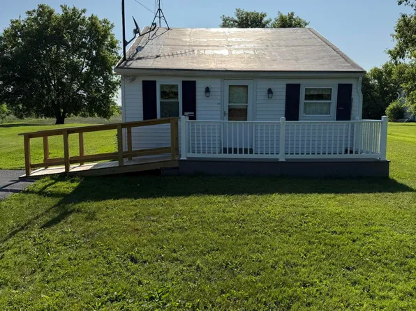 200 Barcomb Rd, Mooers, NY 12958