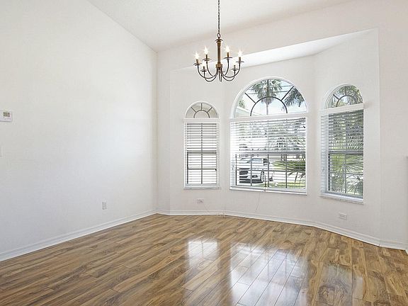 4th image of 2872 SE Eagle Drive