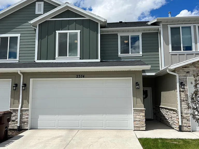 2374 W Howard St — Photo 1