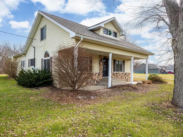278 Canadian Dr, Staunton, IL 62088