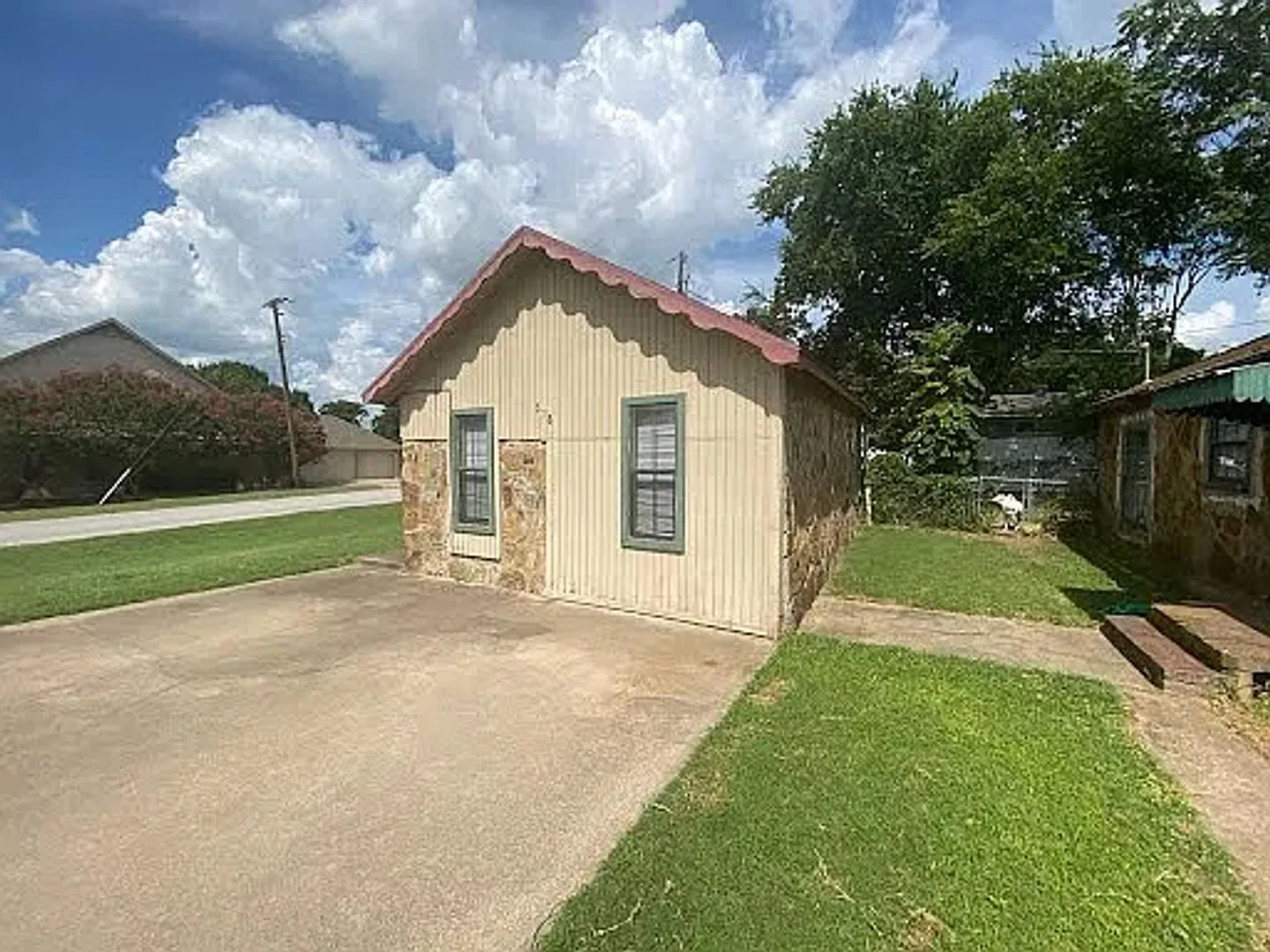 Cozy 1-Bedroom Home in Midlothian — Photo 2