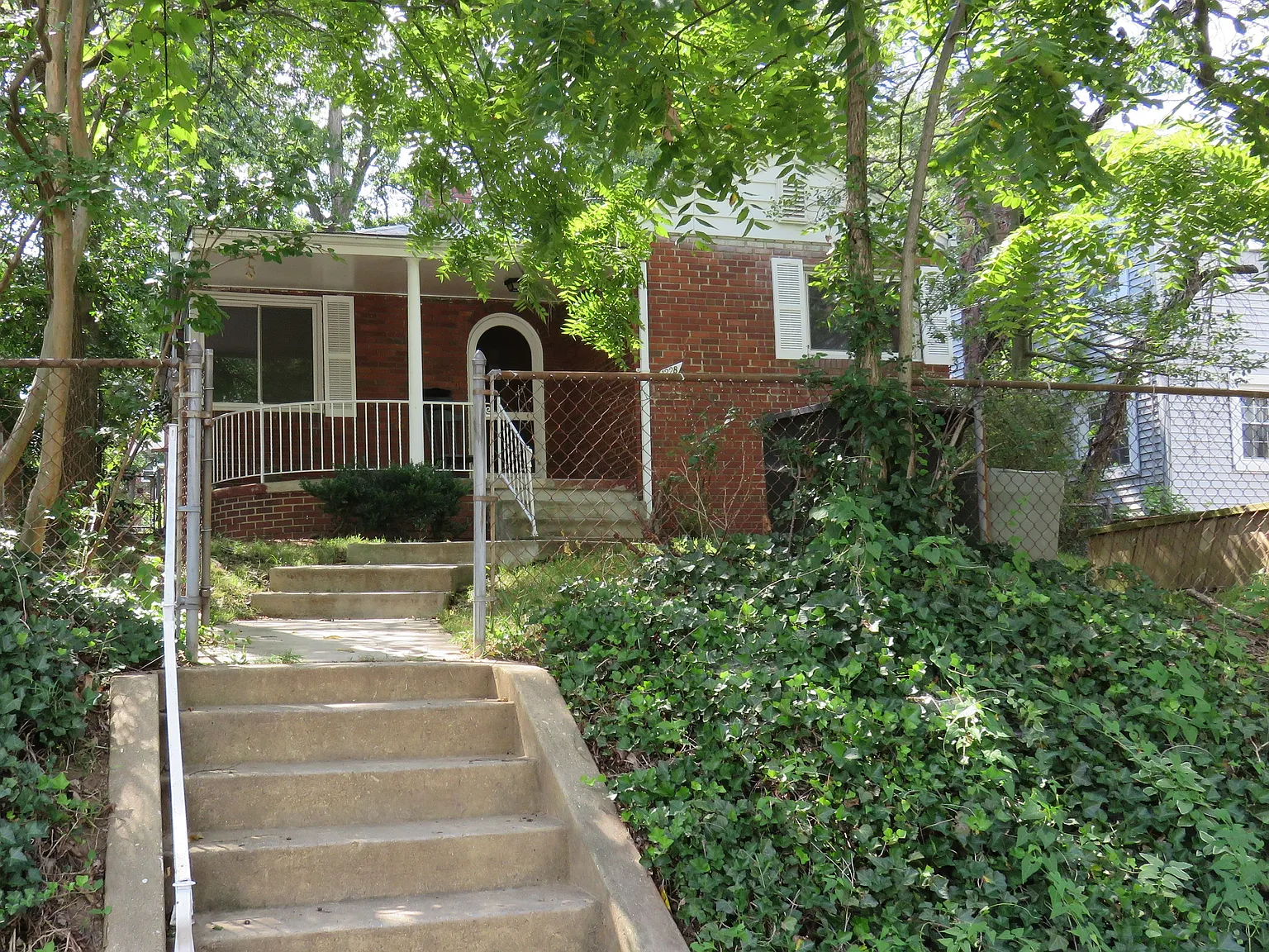 3 bed, 1690 sqft, $4,100 — Photo 2