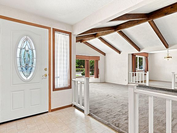 3rd image of 570 Maaike Dr