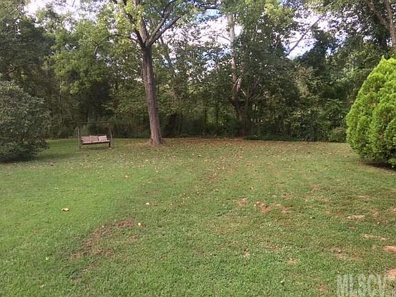 2nd image of 817 Brookside Pl NE