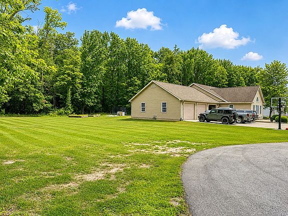 3rd image of 336 W Village Dr