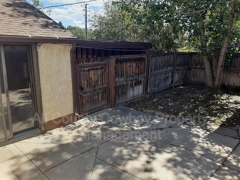 3 bed, 1.0 bath, 1138 sqft, $1,700 — Photo 4