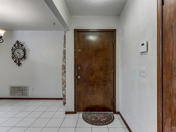 5th image of 829 NW 116th Ter
