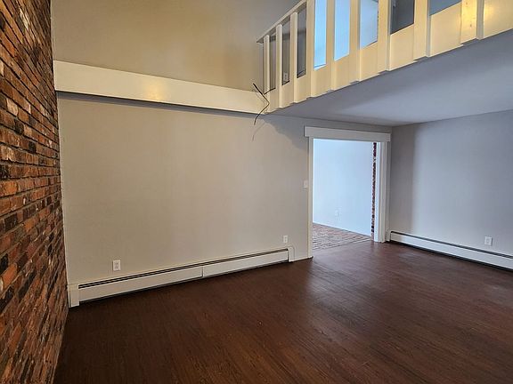 5th image of 325 E 6th St APT 7