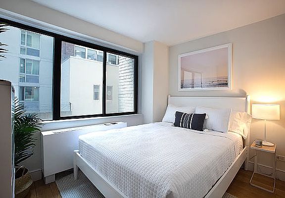 4th image of 230 E 44th St APT 2K