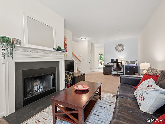 5th image of 32 Rhodora Terrace #32