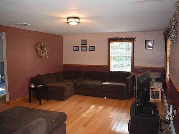 2nd image of 1024 Plymouth St
