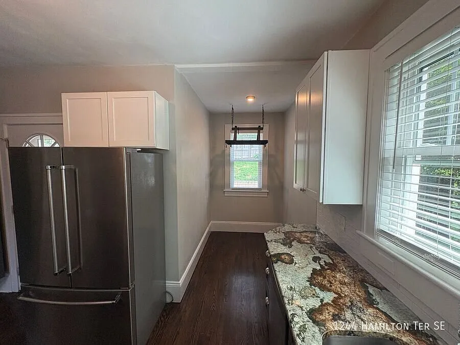 Classic Roanoke Foursquare with Character, Space & Greenway Views! — Photo 4