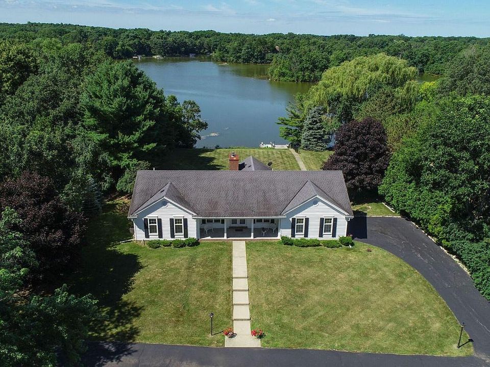2nd image of 1089 S Waterville Lake Rd