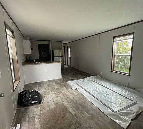 2nd image of 406 Susan St NE