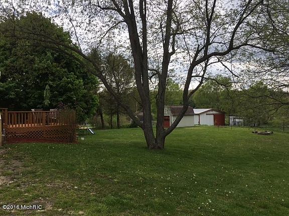 5th image of 8175 Courtland Dr NE