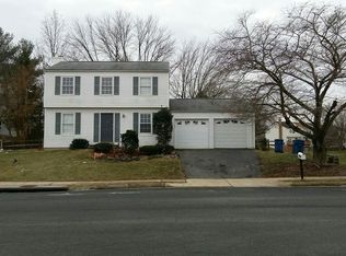 13325 Hollinger Ave, Fairfax, VA 22033