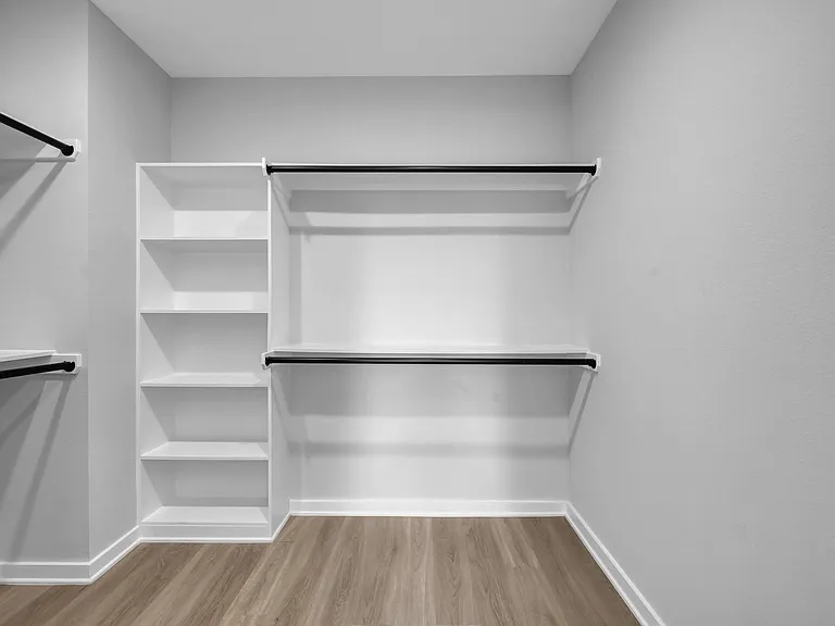 14833 Spica Ct — Photo 32