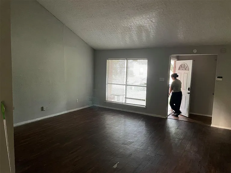 1026 W Brompton Dr — Photo 10