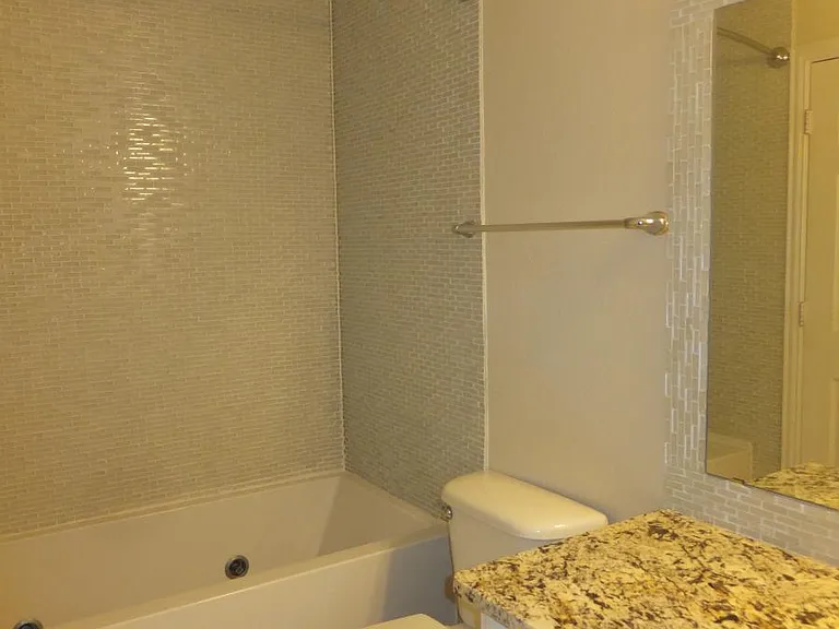 9857 Castlewood Dr — Photo 7