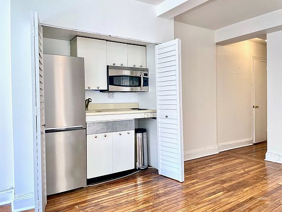2nd image of 45 Tudor City Pl APT 511